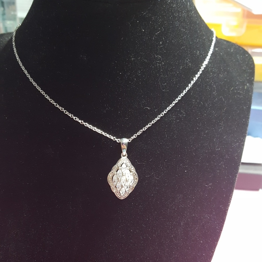 Necklace-Austrian crystal in stainless steel chain